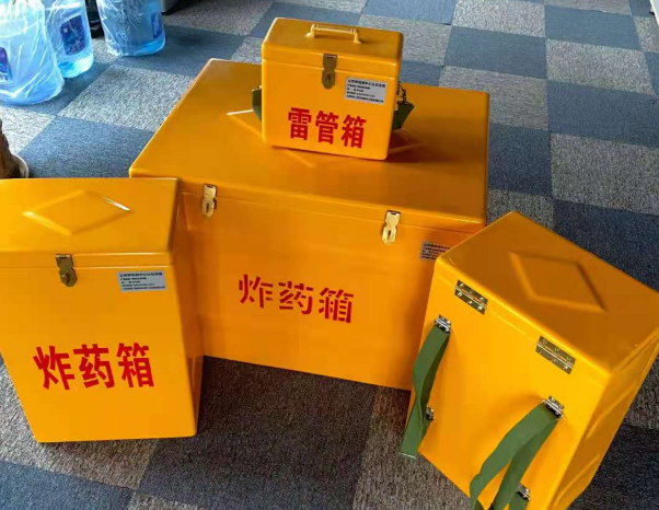 且末不同环境下如何选择炸药箱雷管箱