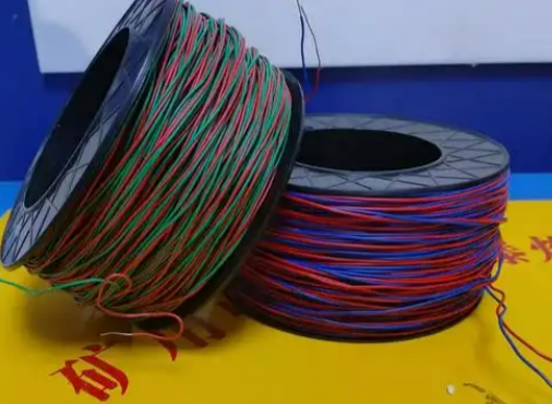 且末放炮线的主要材质有哪些？不同材质的适用场景有何区别？